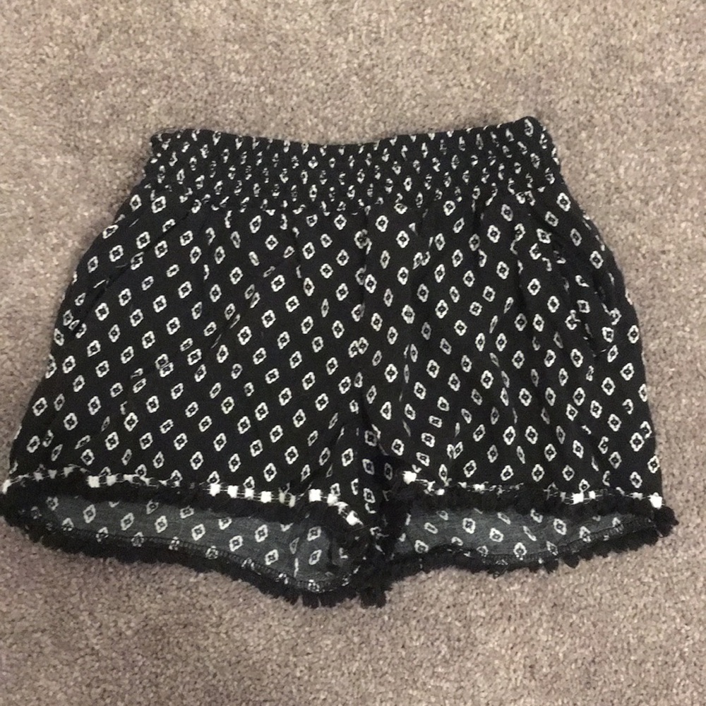 Girls patterned shorts